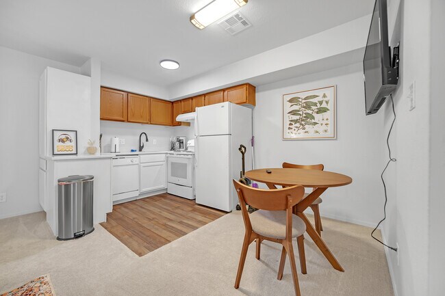 Foto del edificio - 1802 E 66th Pl