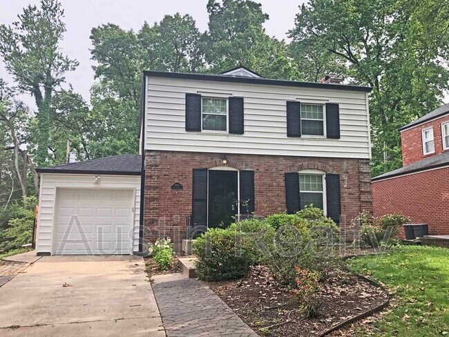 Building Photo - 8421 Colonial Ln
