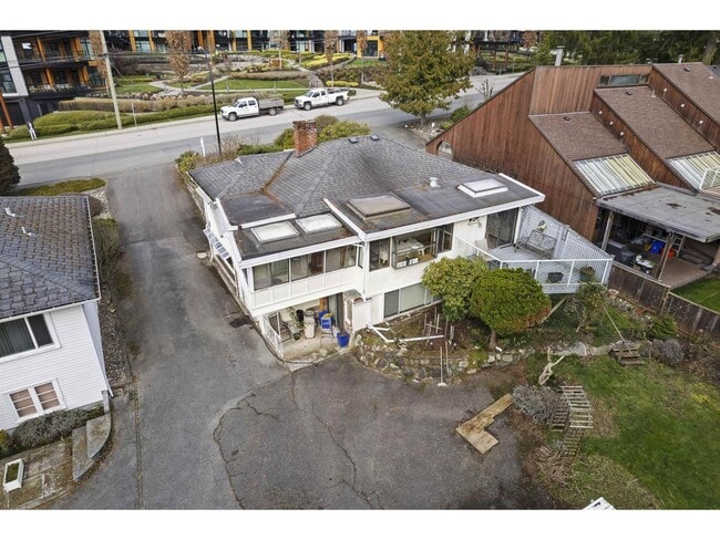Building Photo - 14862 Thrift Ave