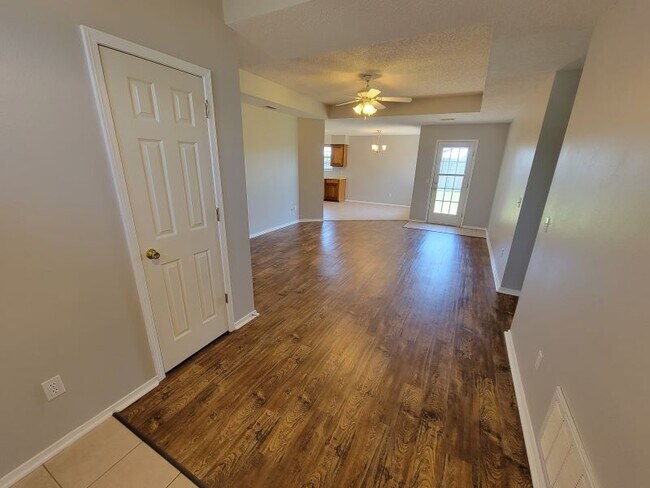 Building Photo - 1010 S Liberty Dr