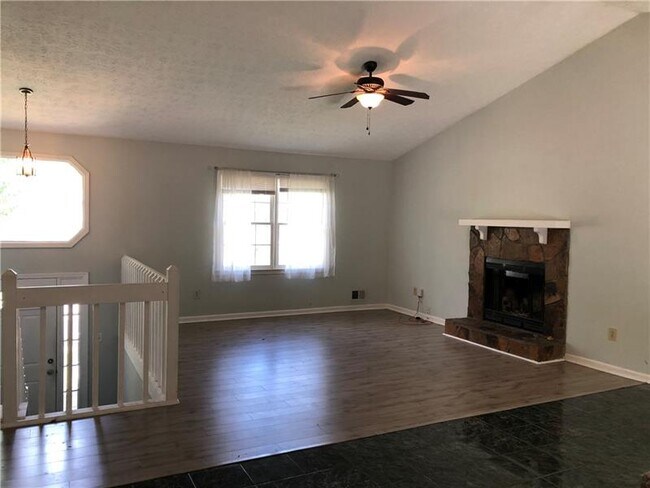 Foto del edificio - 2385 Waterford Park Dr