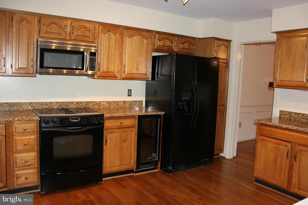 10808 Brewer House Rd, Rockville, MD 20852 Townhome Rentals in