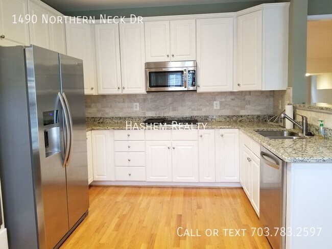 Building Photo - 1490 Northern Neck Dr
