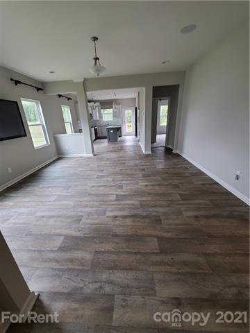 Building Photo - 8633 River Ridge Dr