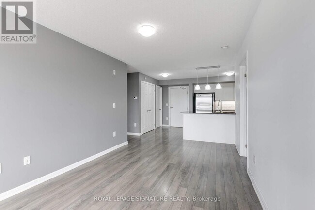 Building Photo - 1045-1045 Nadalin Heights