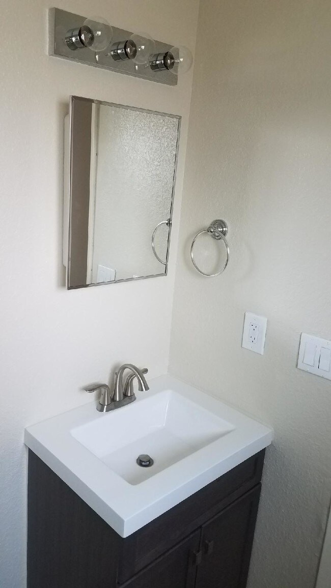 Building Photo - 5 Coral Gables Ct