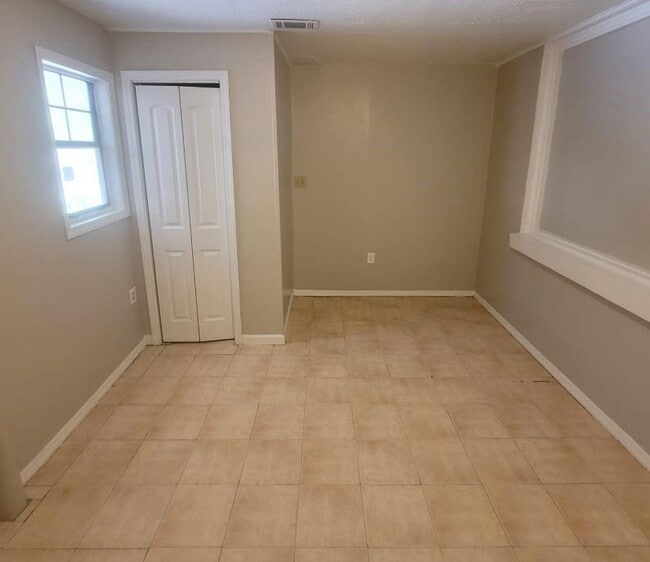 Building Photo - 3728 Loren Dr