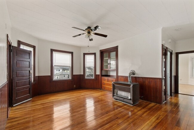 Building Photo - 229 Cory St