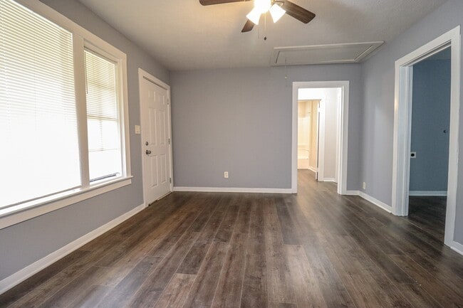 Building Photo - 3051 W Crockett St