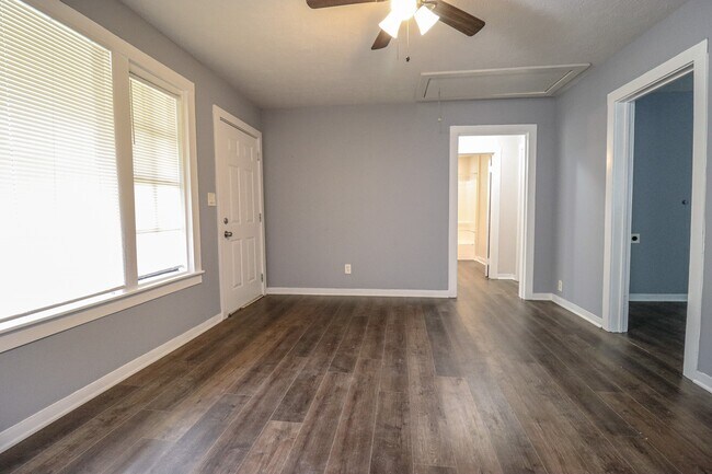 Foto del edificio - 3051 W Crockett St