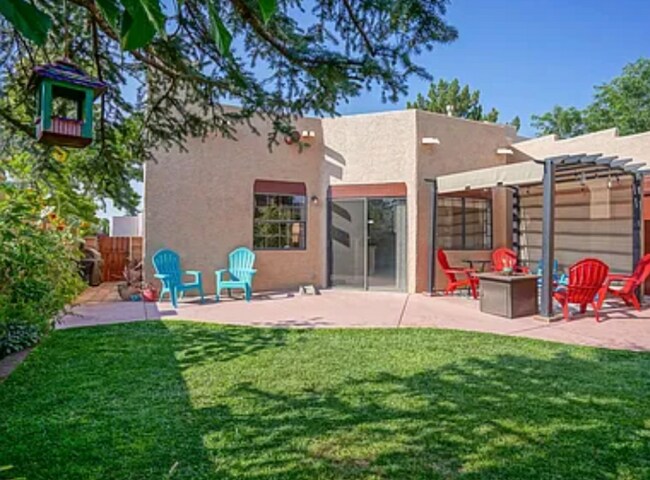 Building Photo - 7525 Lynwood Dr NW