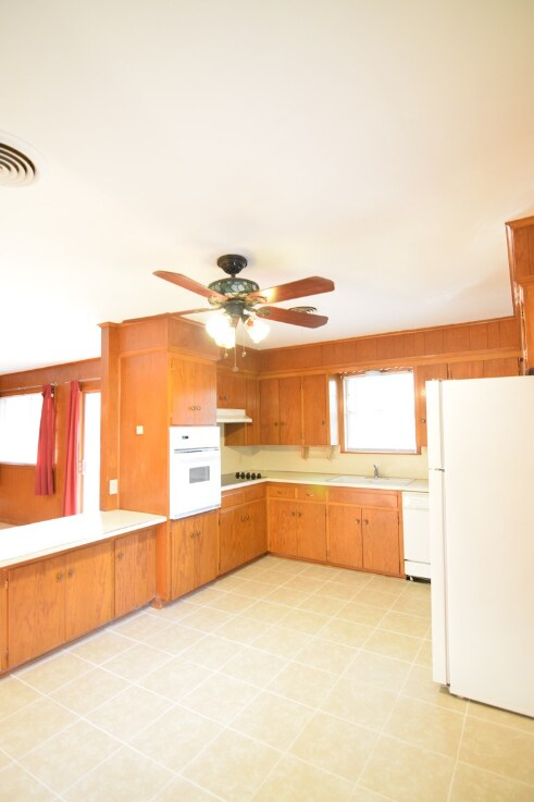 Building Photo - 2006 S 49th St