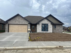 Building Photo - 5600 Troylene Ct