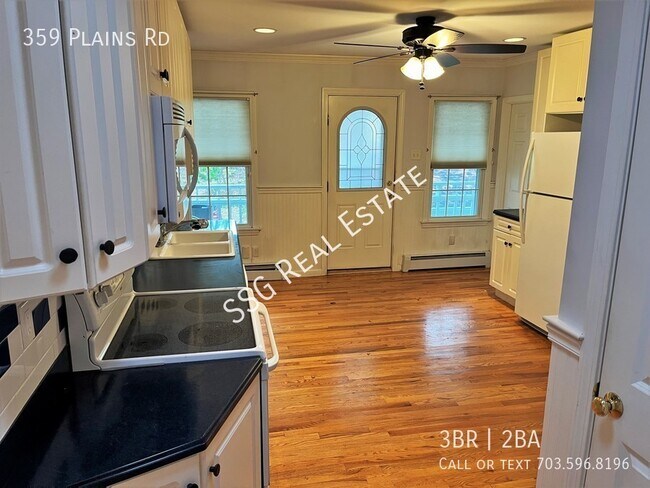Building Photo - Spacious 3 bedroom Colonial in quiet Windh...