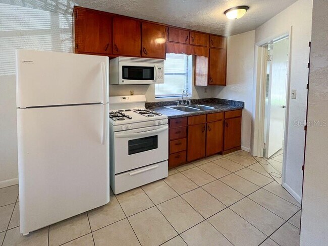 Foto del edificio - 1406 SW 18th Pl