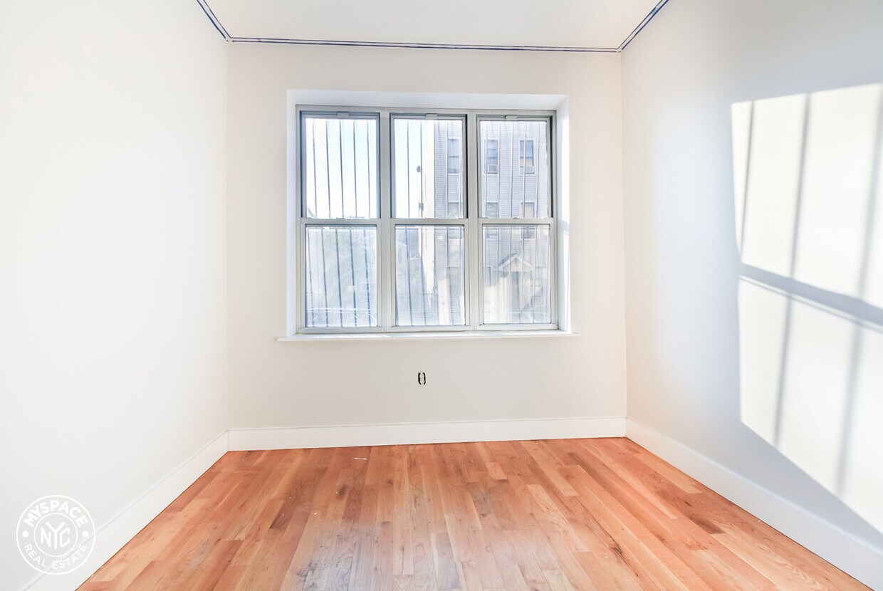 Primary Photo - 1358 Dekalb Ave