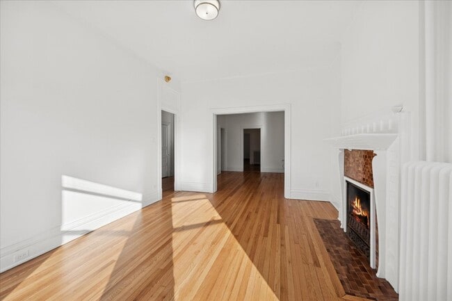 Building Photo - 3 E Quincy St