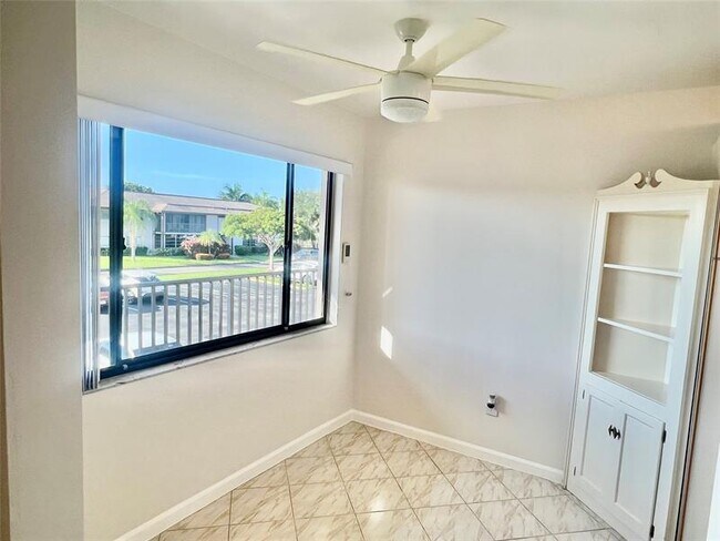 Foto del edificio - 9767 N Belfort Cir