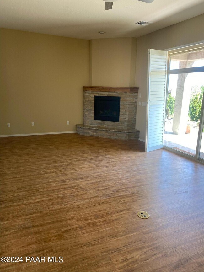 Foto del edificio - 4263 N Pembroke St