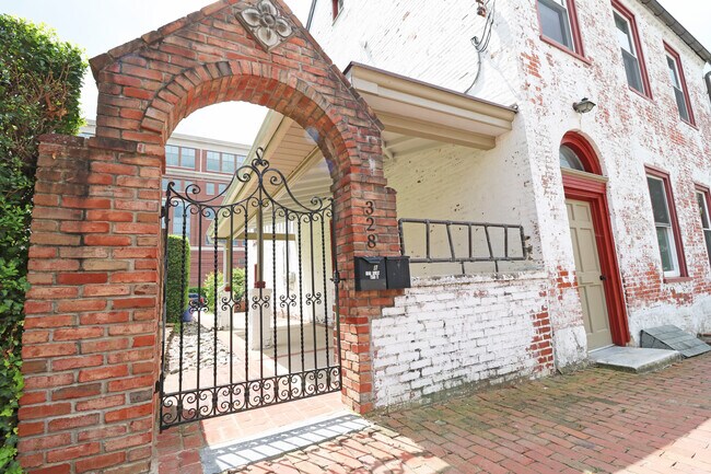 Foto del edificio - 328 W Gay St