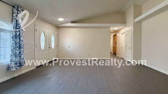 Building Photo - 10784 Hawthorne Ave