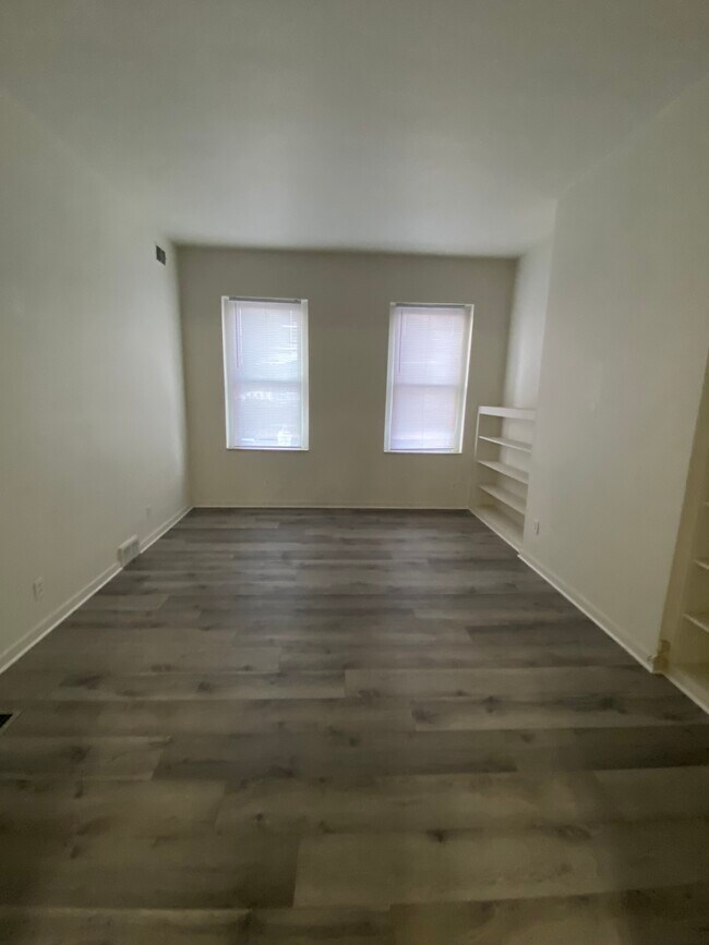 Foto del edificio - 2320 E Carson St
