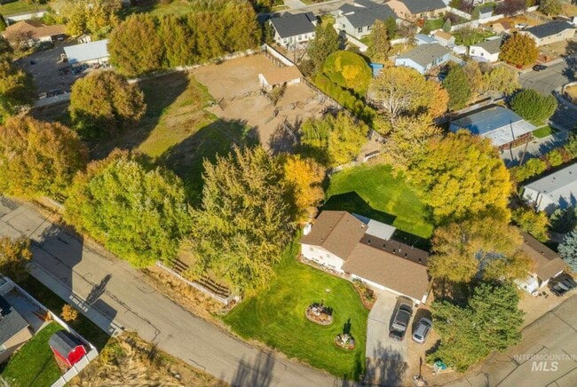 1.5 acre pasture - 2370 S Three Mile Creek Way