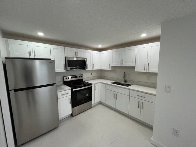 Building Photo - 1511 Suponic Ave