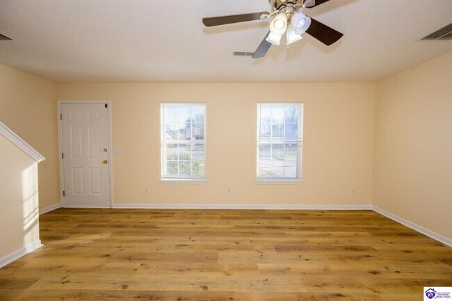 Building Photo - 130 Skyline Dr