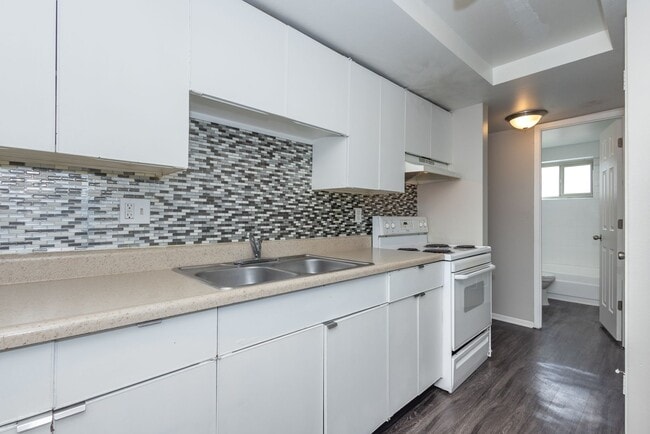Photo - 809 N Dexter St Apartment