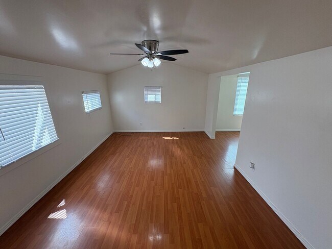 Foto del edificio - Light and Bright 2 Bed 1 Ba Close to Sweet...