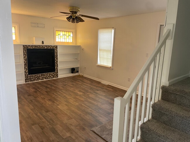 Building Photo - 1127 Fort Hunter Rd