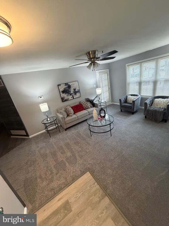 Building Photo - 102 Stonehurst Ct