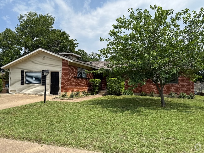 Building Photo - 8274 Lifford Pl