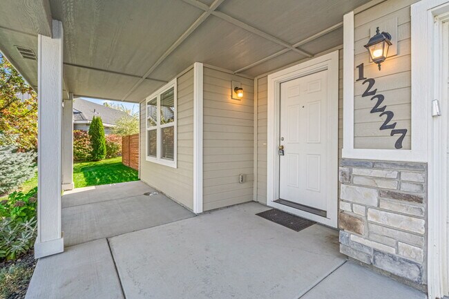 Foto del edificio - 12227 W Kempshire Dr