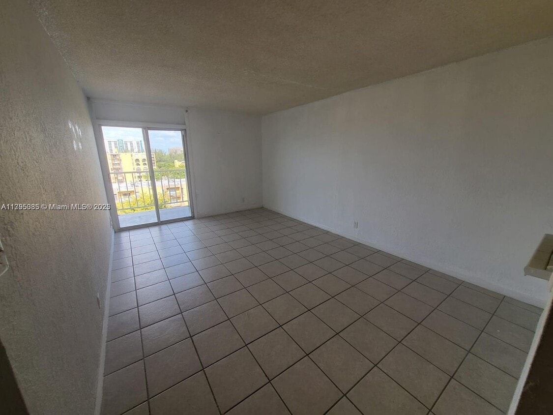 Photo - 801 NW 47th Ave-808W-808W