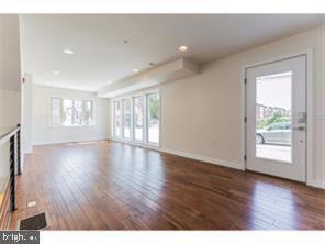 Building Photo - 1441 Brown St
