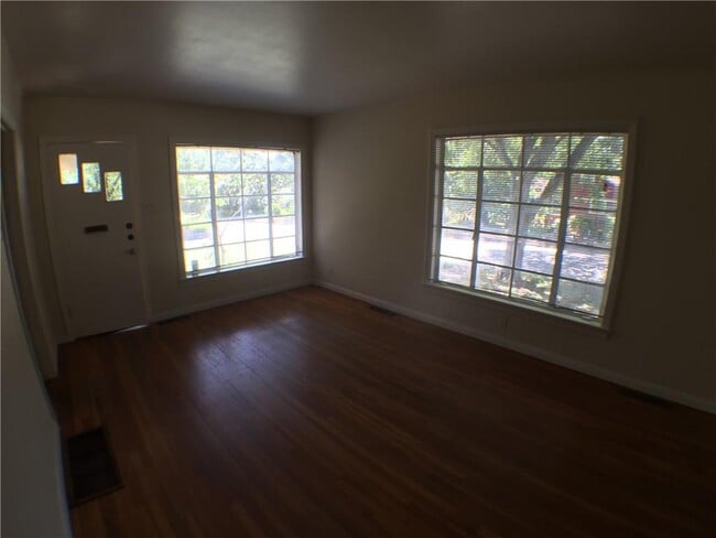 Building Photo - 2000 Schulle Ave