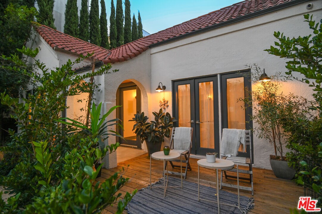 Foto principal - 1019 N Orange Grove Ave