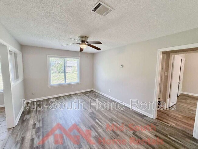 Foto del edificio - 3804 Walsingham Dr
