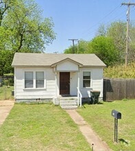 Building Photo - 605 N 4th St