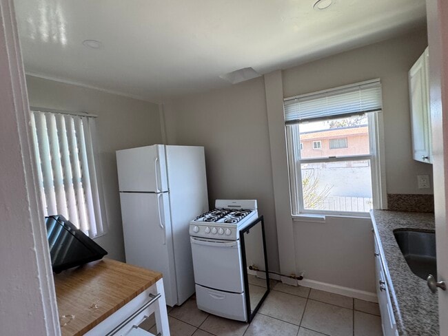 Kitchen - 2985 E St