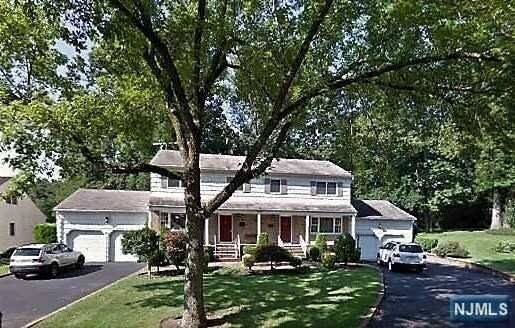 Primary Photo - 52 Forsythia Ln