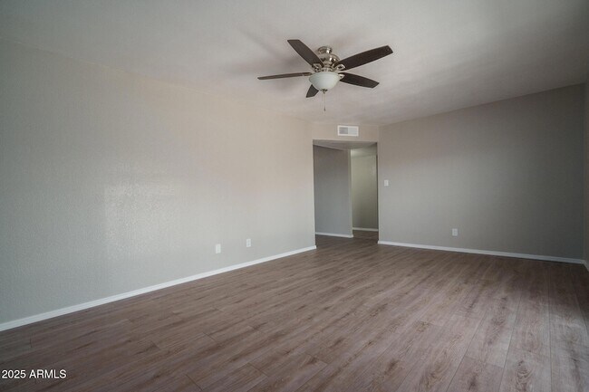 Foto del edificio - 9509 W Pierce St