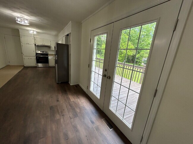 Foto del edificio - 3 BD 1.5 BA remodeled home for rent in Mon...