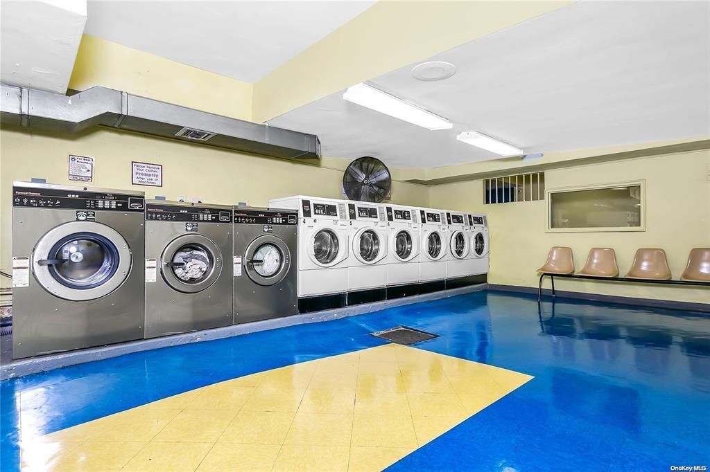 Building Photo - 139-15 83rd Ave