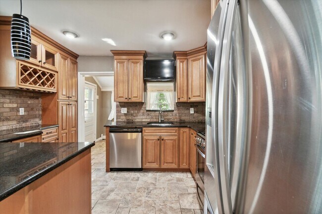 Foto del edificio - Single Family Home in Berwyn