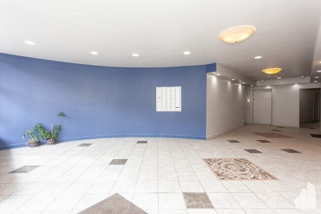 Foto del edificio - 5854 N Kenmore Ave