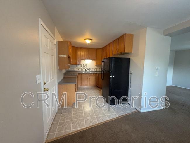 Building Photo - 5902 Mendota Dr