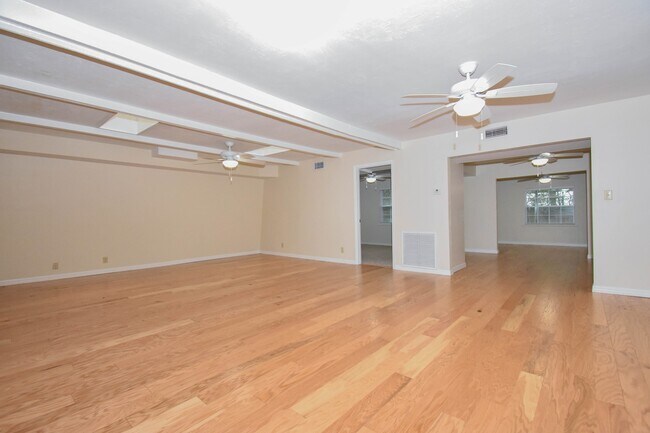 Foto del edificio - 710 NW 54th Terrace